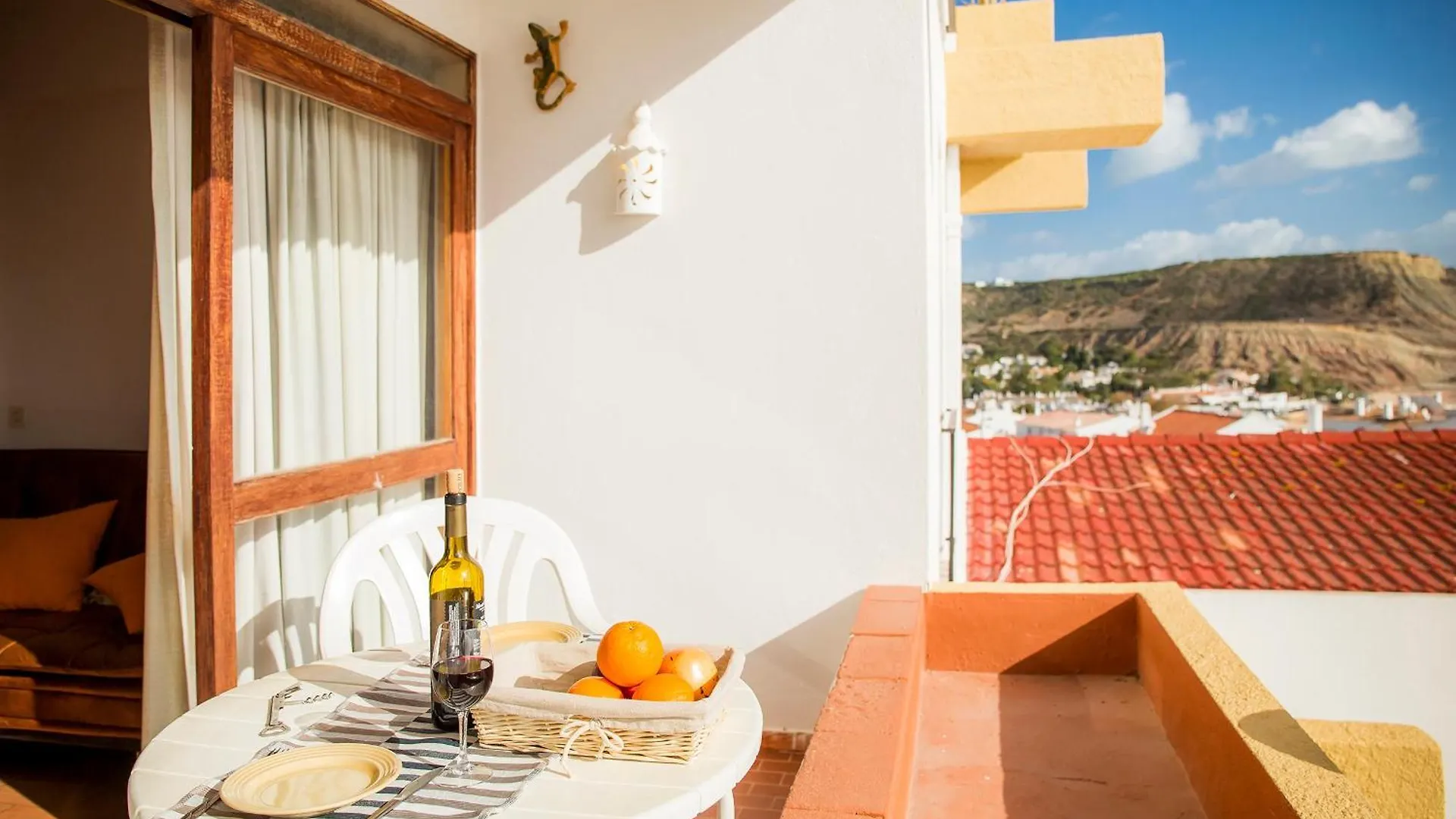 A06 - Seaview 1 Bed Apartment Praia Da Luz Portugal